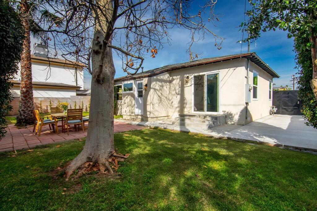 Beautiful 3 Bed 1 Bath Designer Home + Hot Tub Los Angeles Exterior photo